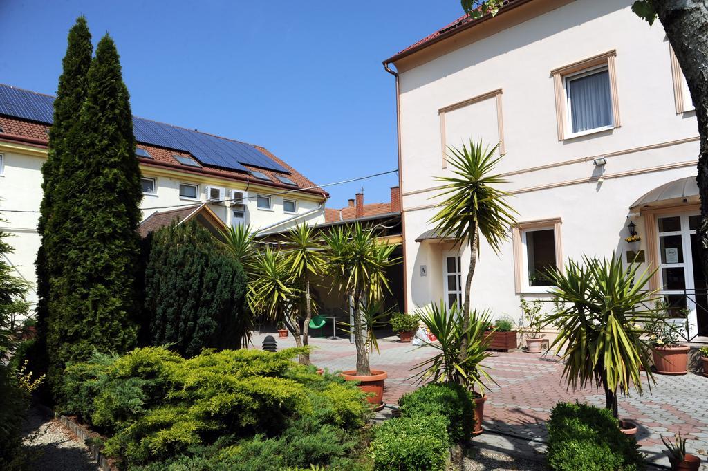 Oazis Hotel*** Nagykanizsa Exterior photo
