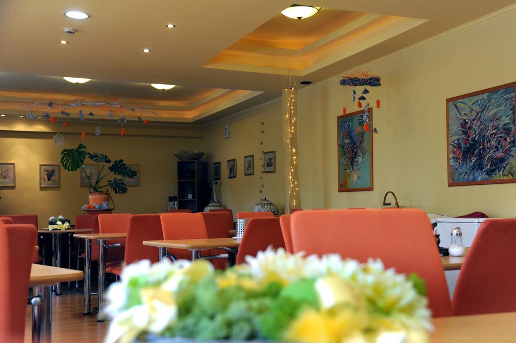 Oazis Hotel*** Nagykanizsa Exterior photo